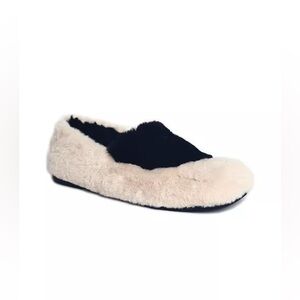 Vivienne Hu VHNY Black Cream Indoor Outdoor Faux Fur Slippers Sz 36 Sz 6 NWOT